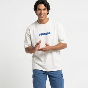تیشرت Pegador یقه گرد مردانه باکسی سفید دورس پنبه طرح دار مدل 50123