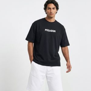 تیشرت Pegador یقه گرد مردانه باکسی مشکی دورس پنبه طرح دار مدل 50117