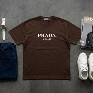 تیشرت Prada یقه گرد مردانه دورس پنبه طرح دار مدل 49669